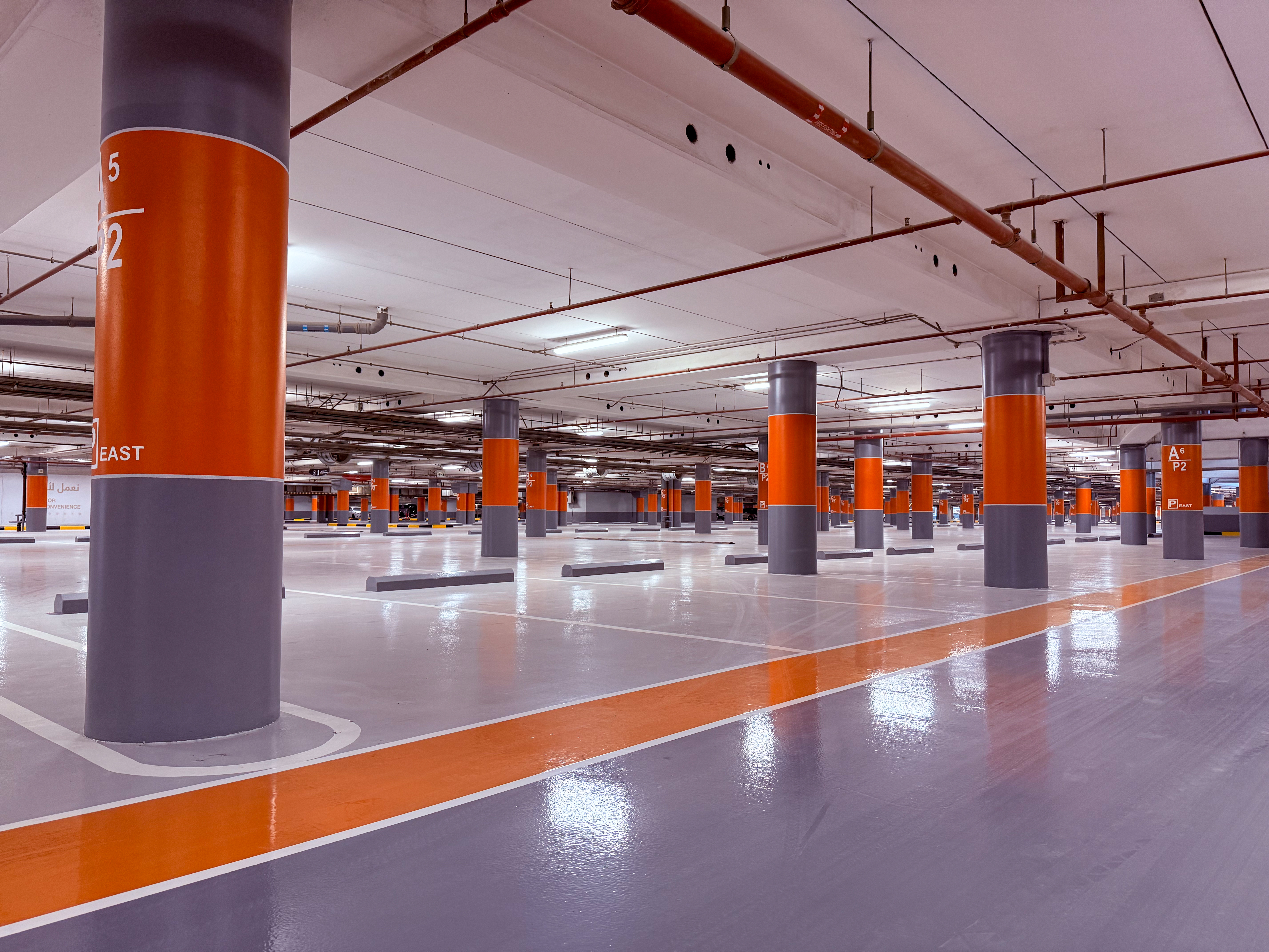 توريد وتركيب نظام المواقف الذكية ببرج المملكة